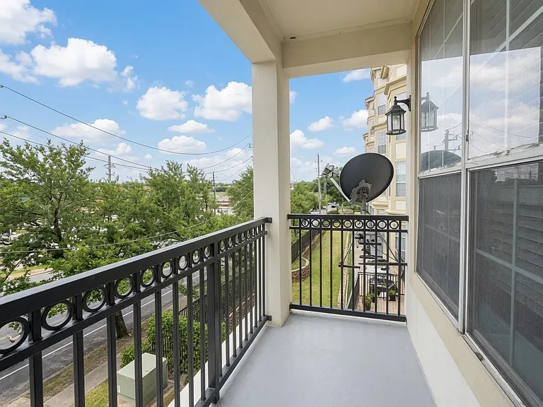 7575 Kirby Dr #2214 — Photo 11