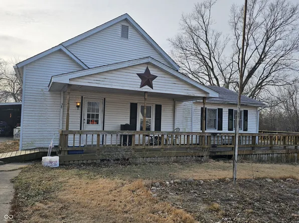 38 E Walnut St, Montezuma, IN 47862