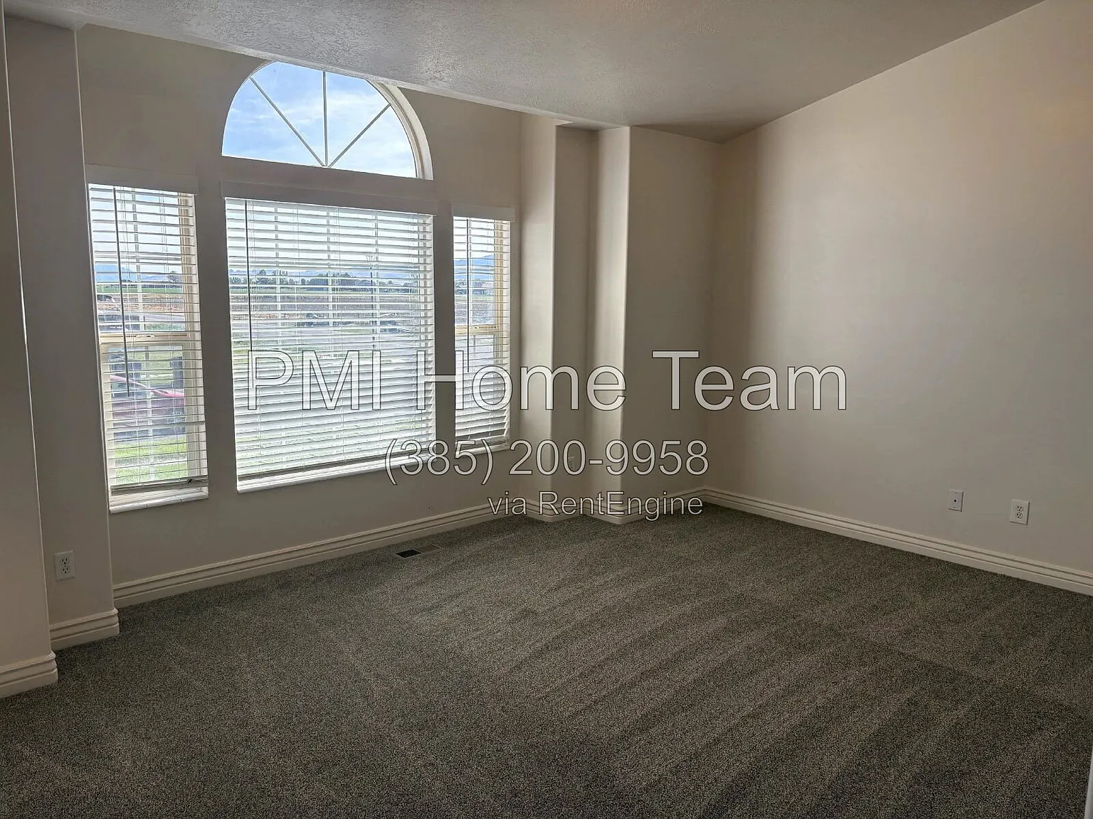 3 bed, 2.0 bath, 1456 sqft, $2,300 — Photo 2