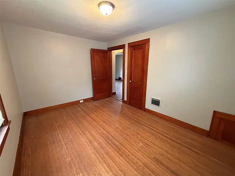 4250 Harding Dr — Photo 6