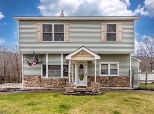 17 Glen Ave, Stockholm, NJ 07460
