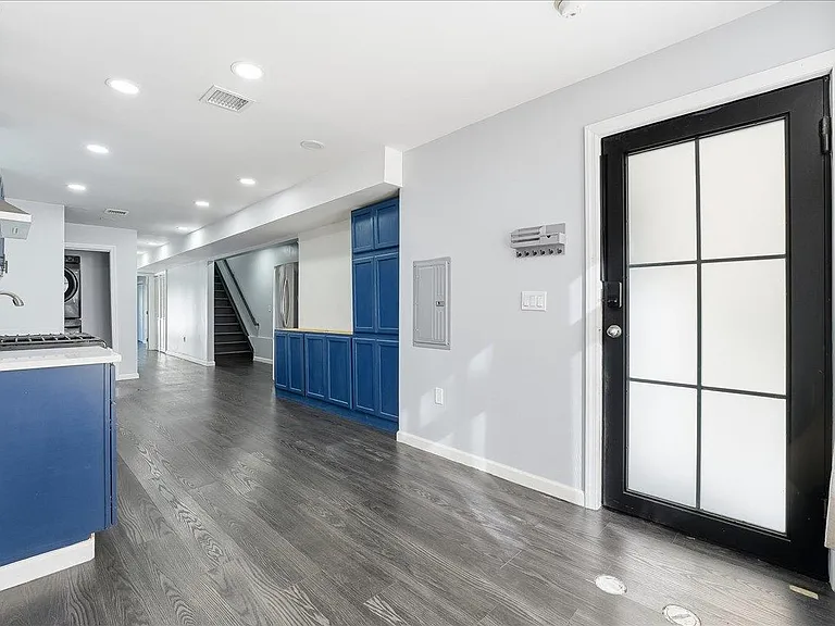 225 Freeman Ave #1 — Photo 6