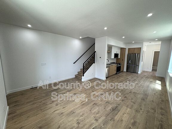 3rd image of 2512 1/2 W Bijou St