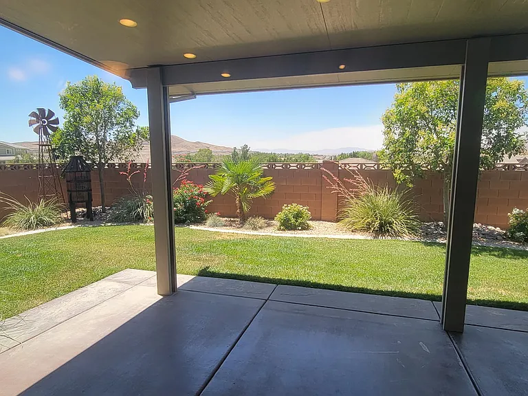 231 N 725 W — Photo 39