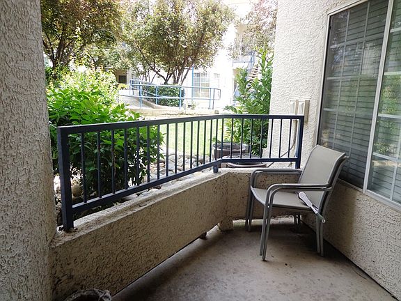 5th image of 207 Beachcomber Dr E