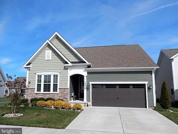 2nd image of 16828 Bellevue Ct