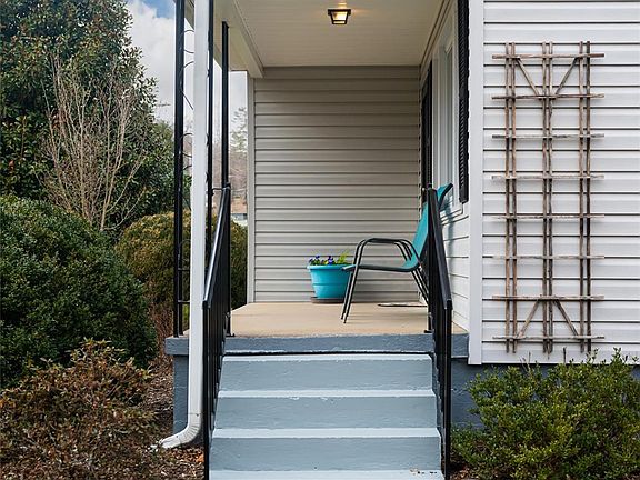 3rd image of 439 Big Bend Rd