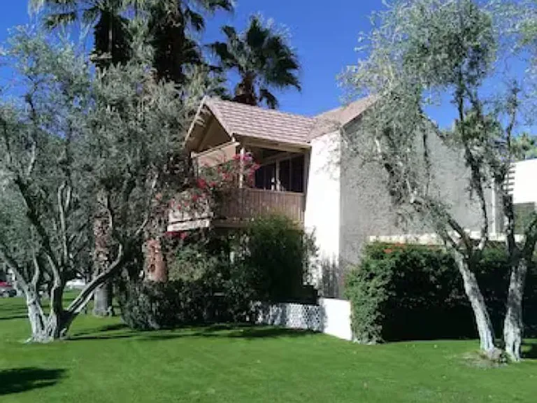 There are plenty of grass area to walk your dog :)
Side view of the unit, second floor