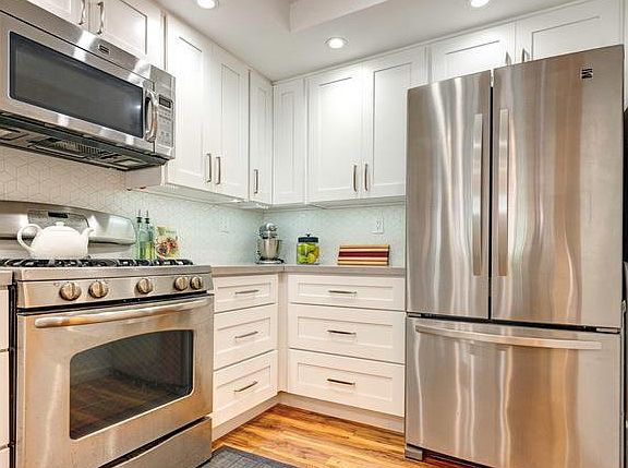 3rd image of 5609 Canterbury Dr