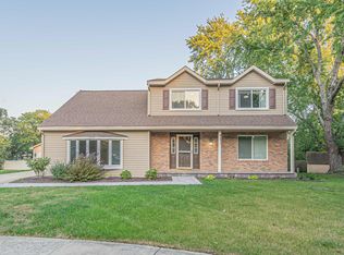 2430 Waupaca Ct, Naperville, IL 60564