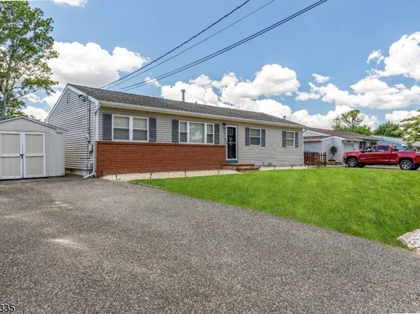 350 Wisteria Dr, Brick Twp., NJ 08723
