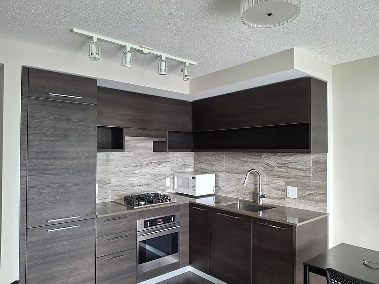 570 Emerson St #1501 — Photo 9