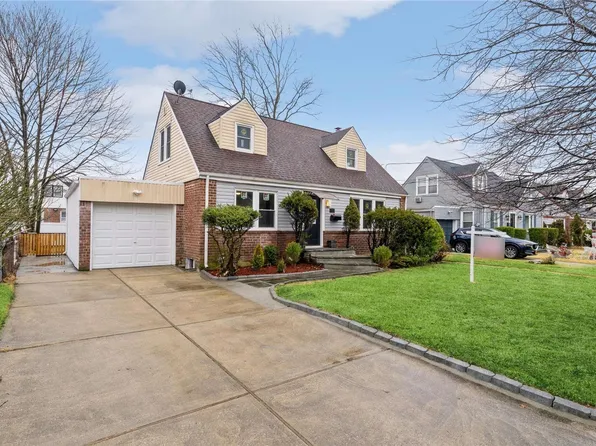 751 Arthur Street, West Hempstead, NY 11552