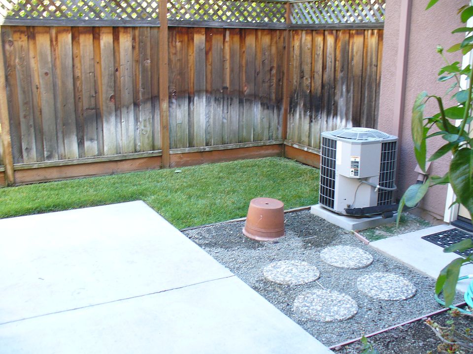2nd image of 5007 Gelia Way
