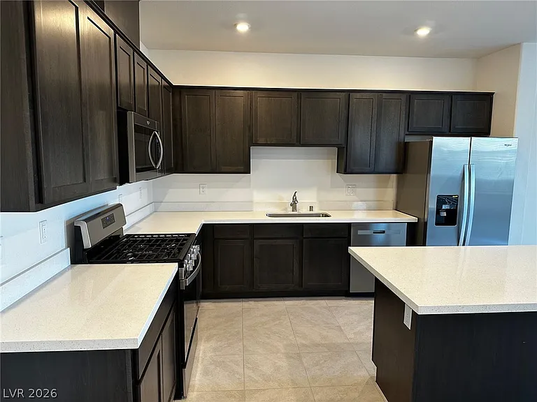 512 Ylang Pl — Photo 7