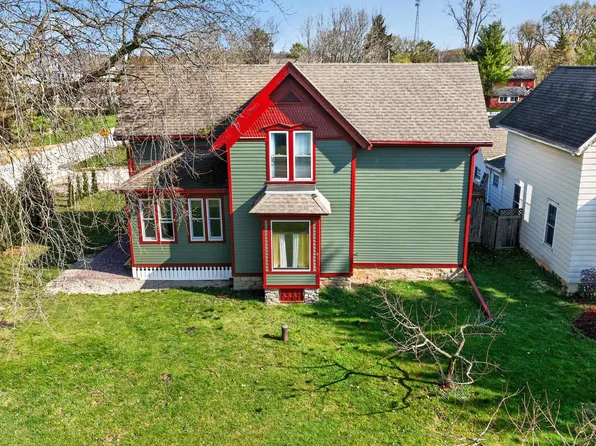 35214 Washington AVENUE, Burlington, WI 53105