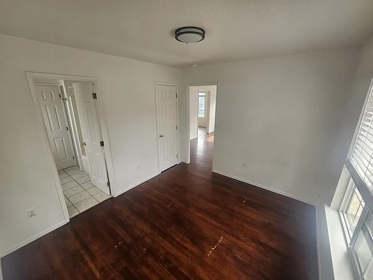 908 Pacific St — Photo 9