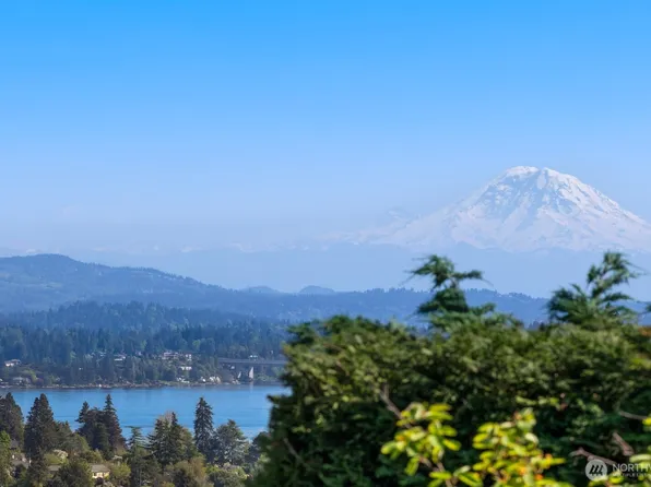7044 50th Avenue NE, Seattle, WA 98115