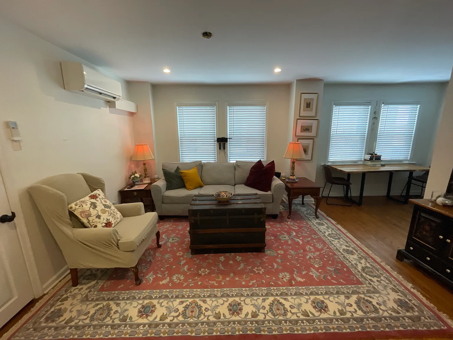 2 bed, 1250 sqft, $2,400 — Photo 4