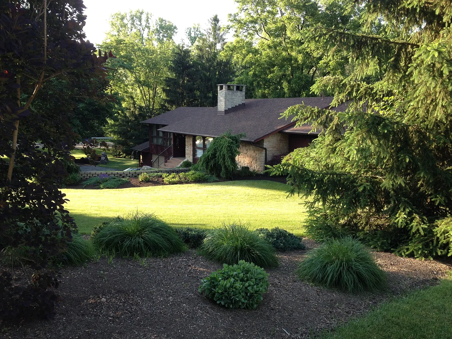 1144 Woodland Dr photo 1