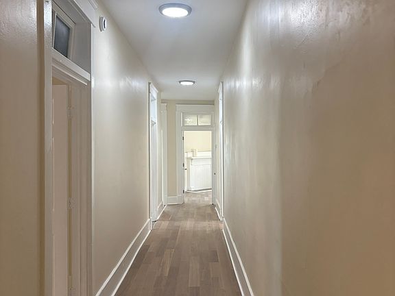 4th image of 1117 Whitaker St #B