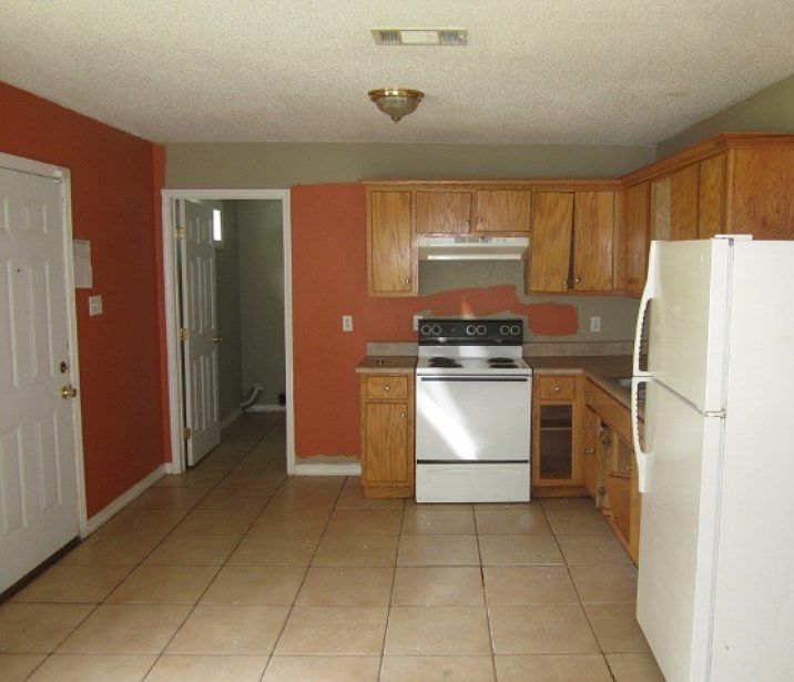 2nd image of 1926 Oates Ave