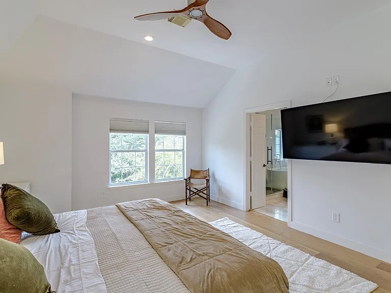 3507 Drummond St — Photo 22