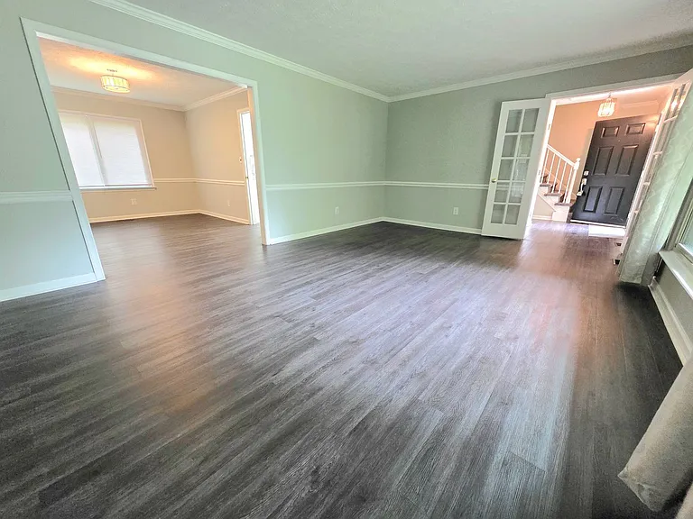 415 Rosewood Ln — Photo 6