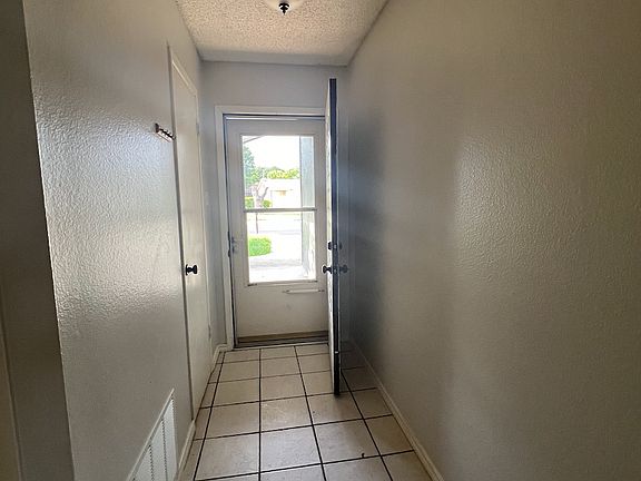 2nd image of 9638 Hidden Plains St