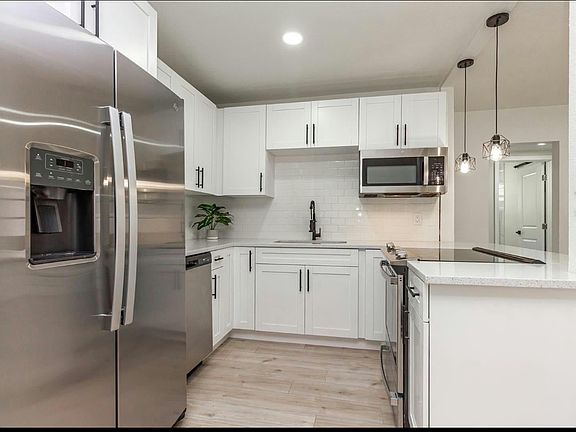 3rd image of 1113 W 8th St #8133008762