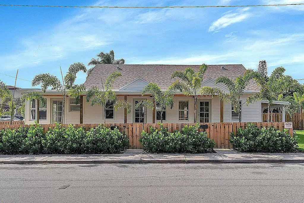 Building Photo - 829 N K St #1