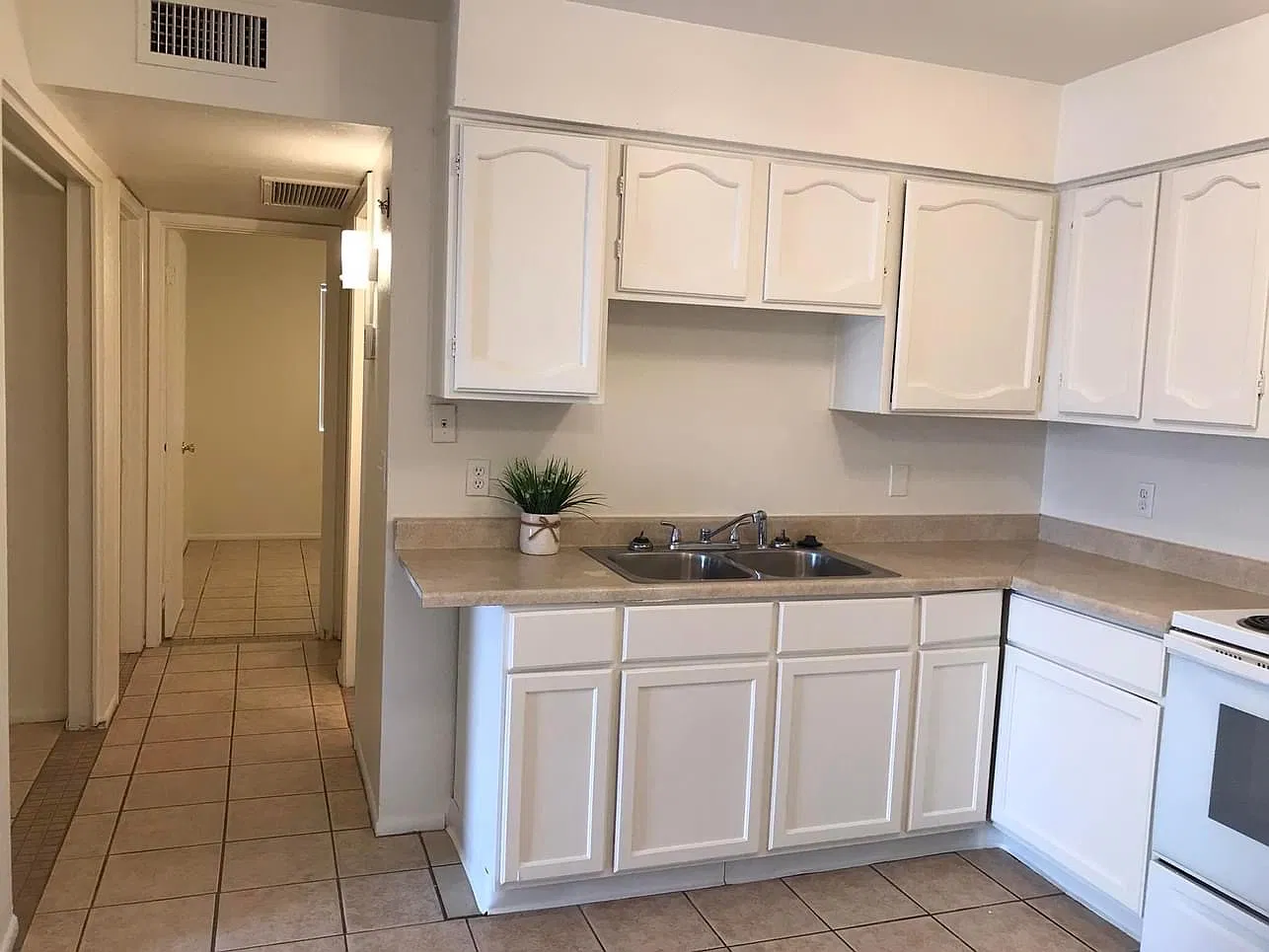 2 bed, 800 sqft, $1,350 — Photo 3