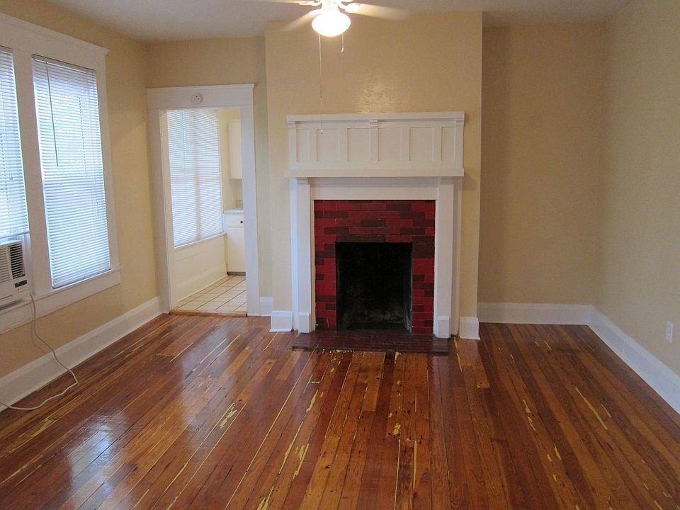 1st image of 3502 N Arlington Ave APT 2