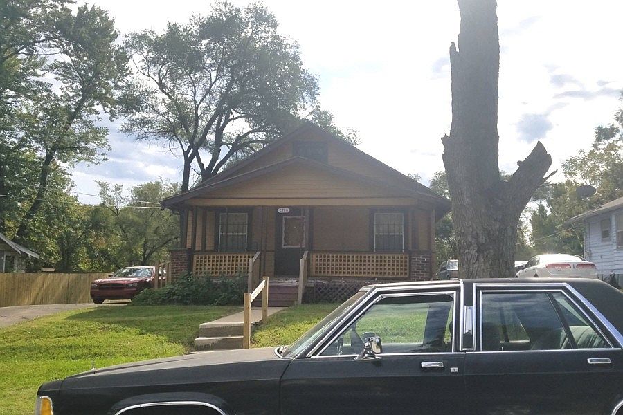 2nd image of 2735 Walker Ave