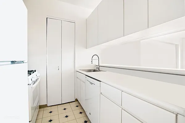 Sold by Corcoran | media 5