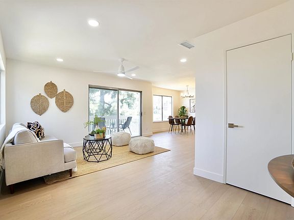 4th image of 4228 Vista Del Rio Way Unit 1