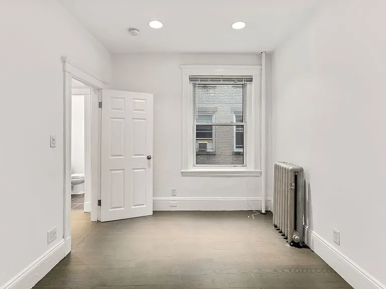 51-55 Queensberry Street — Photo 9
