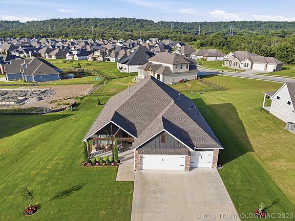 4th image of 18960 E Orchard Cir