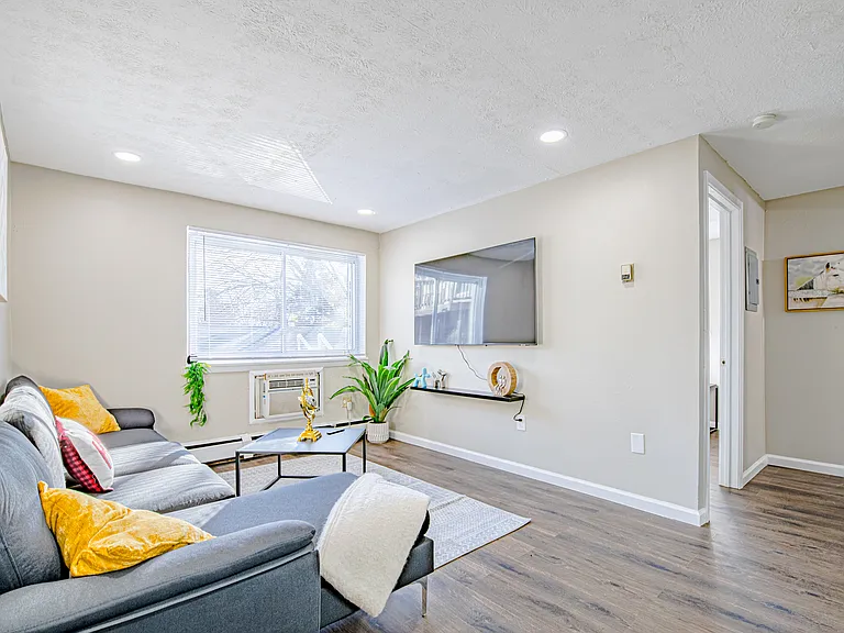 3118 W 14th St #208 — Photo 4