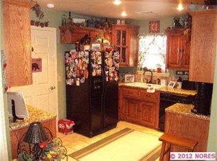 740 W Badger Lee Rd, Sallisaw, OK 74955