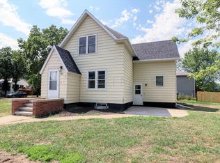 40 2nd Ave S, Kindred, ND 58051