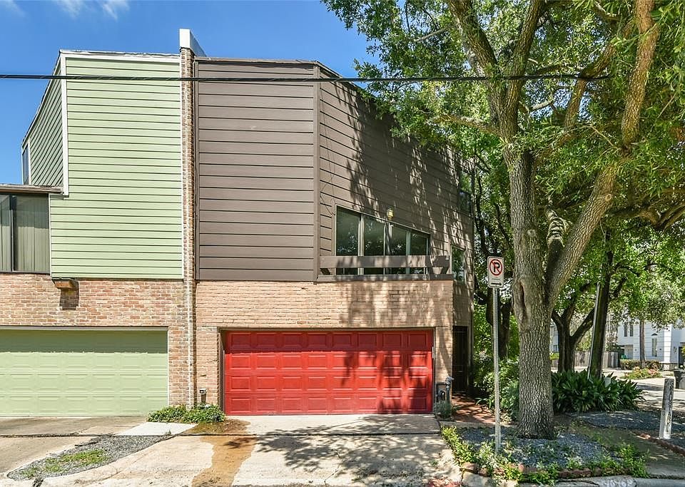 Charming townhome on a corner lot in the heart of Montrose