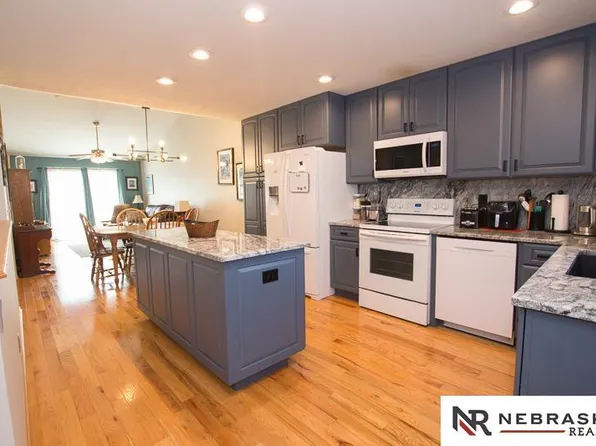 2425 Northline Ct, Lincoln, NE 68521