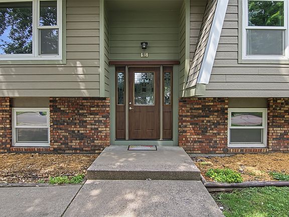 3rd image of 915 W Marshall Street