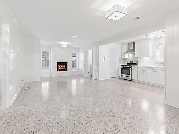 3rd image of 3121 Metairie Ct