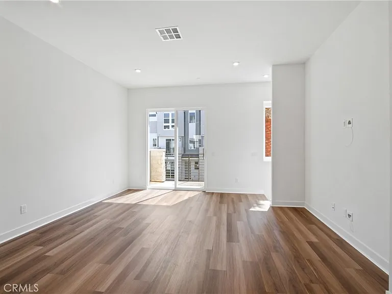 1410 W Bushell St — Photo 5