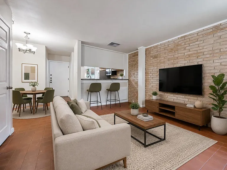 1205 Autrey St #9 — Photo 2