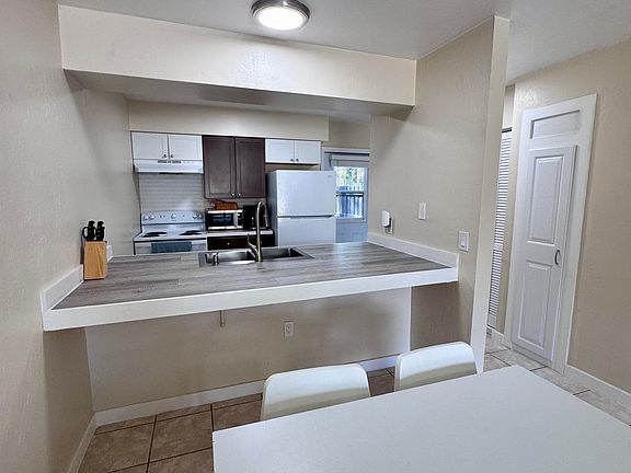 5th image of 1826 SW 69th Ter #A