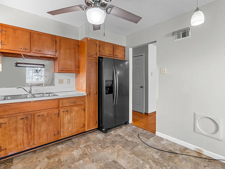 2606-2608 Eltarose Dr — Photo 15