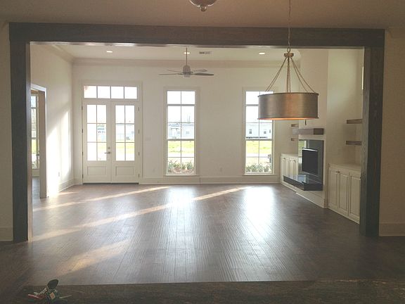 4th image of 2428 Woodland Court